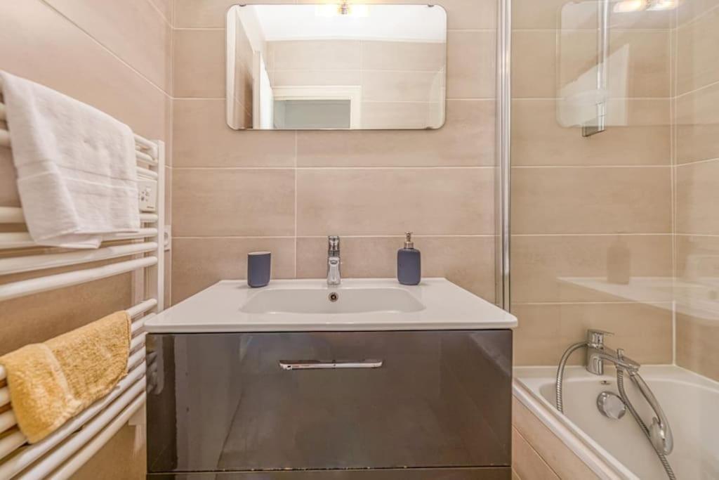 Centre Grenoble, Charmant, Avec Une Chambre Exterior photo